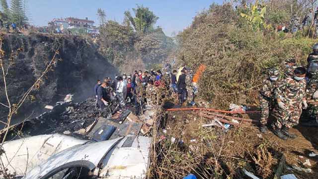 68 muertos tras accidente aéreo con 72 pasajeros en Nepal