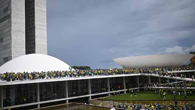 Bolsonaristas radicales invaden el Palacio presidencial