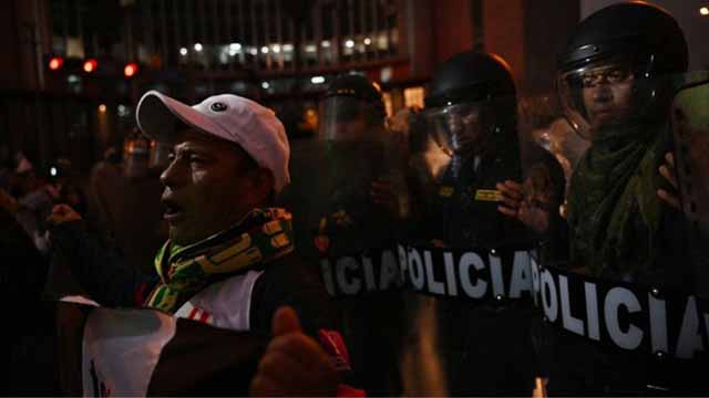 Un muerto, ataques a sede judicial y de Policía al sur de Perú