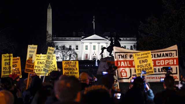 Protestan frente a la Casa Blanca por muerte de Tyrone Nichols