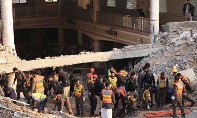 Suben a 44 los muertos por atentado en una mezquita en Pakistán