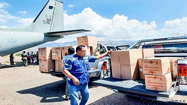 Por vía aérea y marítima llevan ayuda a regiones aisladas en Perú