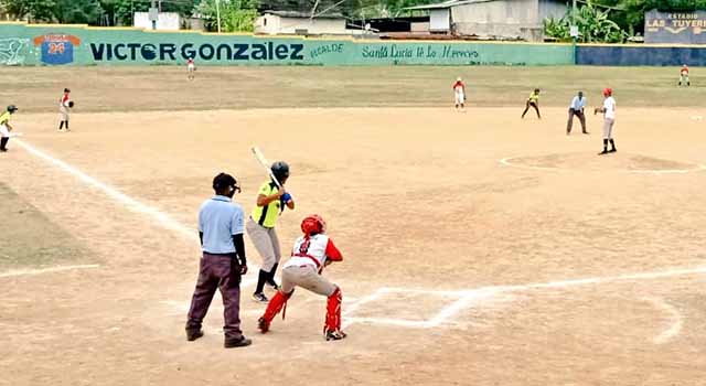 Paz Castillo subcampeón del Zonal de Béisbol Femenino en Santa Lucía