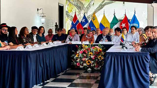 Gobierno de Colombia y el ELN continuarán negociación este lunes
