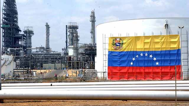 Sugieren redefinir la estrategia para comercializar el crudo venezolano