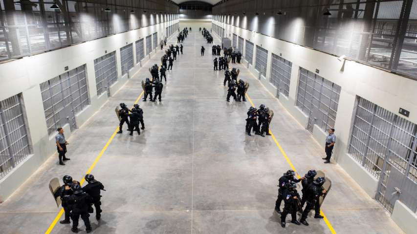 «La cárcel más grande de América” se construyó en El Salvador