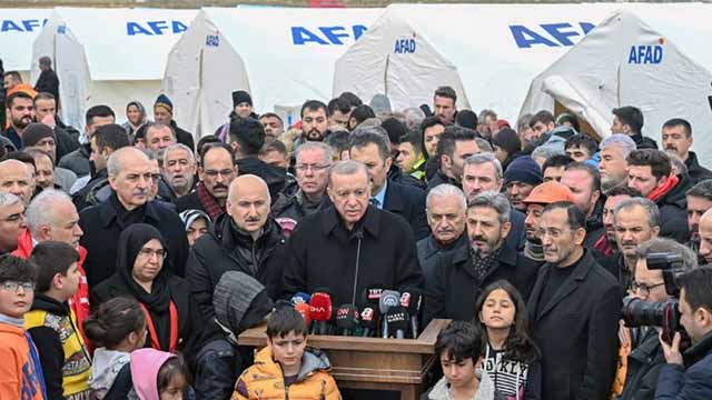 Gobierno turco costeará el hospedaje de los sobrevivientes durante un año