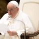 El Papa dice que "comportamientos" de miembros de la Iglesia dañan su eficacia