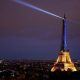 Torre Eiffel se ilumina con los colores de Ucrania a un año de la invasión