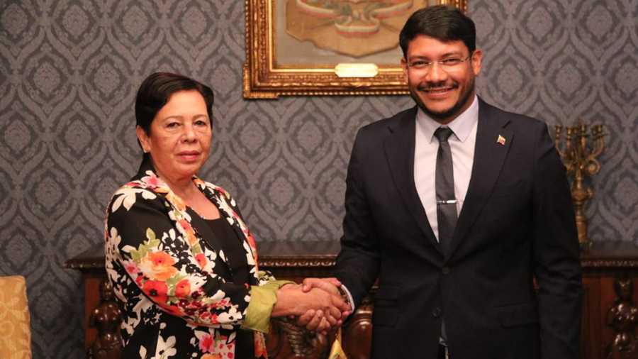 Venezuela recibe a exalcaldesa de Managua como nueva embajadora de Nicaragua
