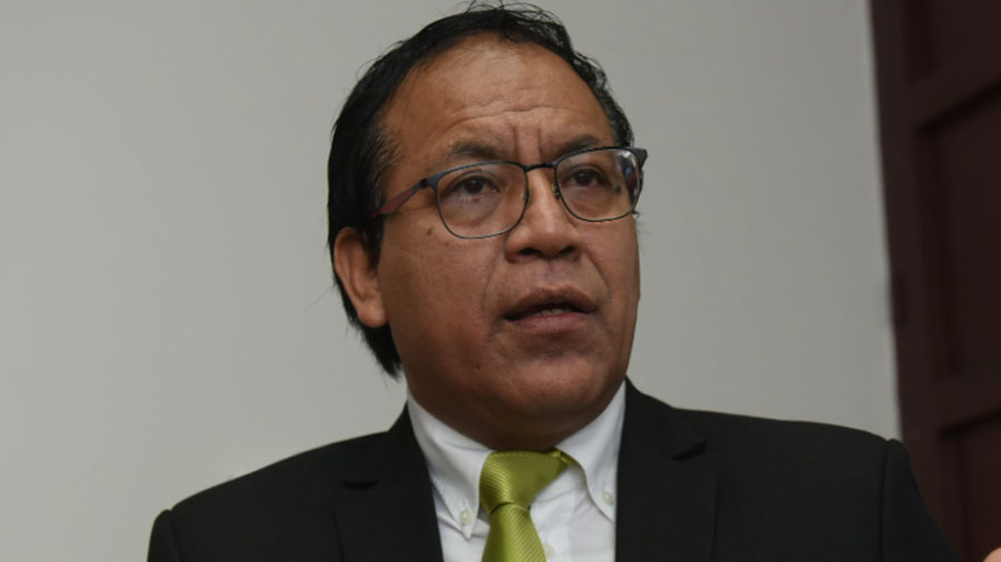 Comisión de Congreso pide que impidan salir de Perú a exministros de Castillo