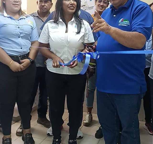 Alcalde Morales inauguró laboratorio del ambulatorio Luis Martín Estaba