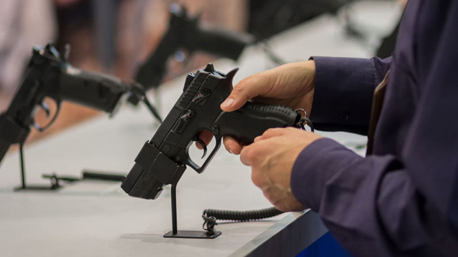 Pruebas psicológica y toxicológicas entre requisitos para porte de armas en Ecuador