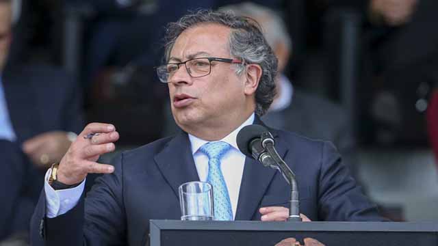 Petro dice que en Colombia no ocurrirá un "golpe de Estado" como en Perú