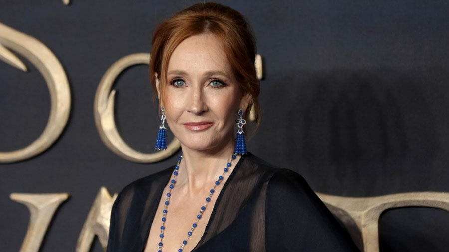J.K. Rowling respalda a Elon Musk en la polémica sobre la palabra "cisgénero"