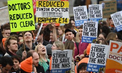 Médicos Especialistas de Inglaterra Inician Histórica Huelga por Mejoras Salariales