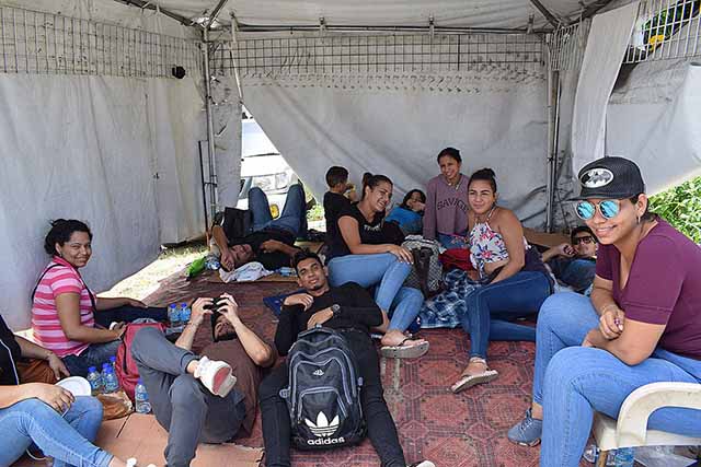 Migrantes venezolanos presos en Trinidad y Tobago exigen ser liberados