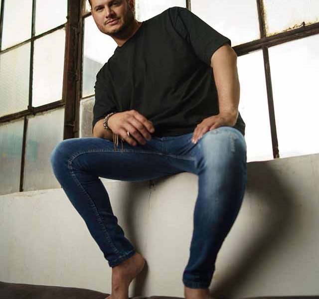 Ricardo Malfatti lanza mundialmente su nuevo sencillo y video “Qué tengo que hacer”..!!