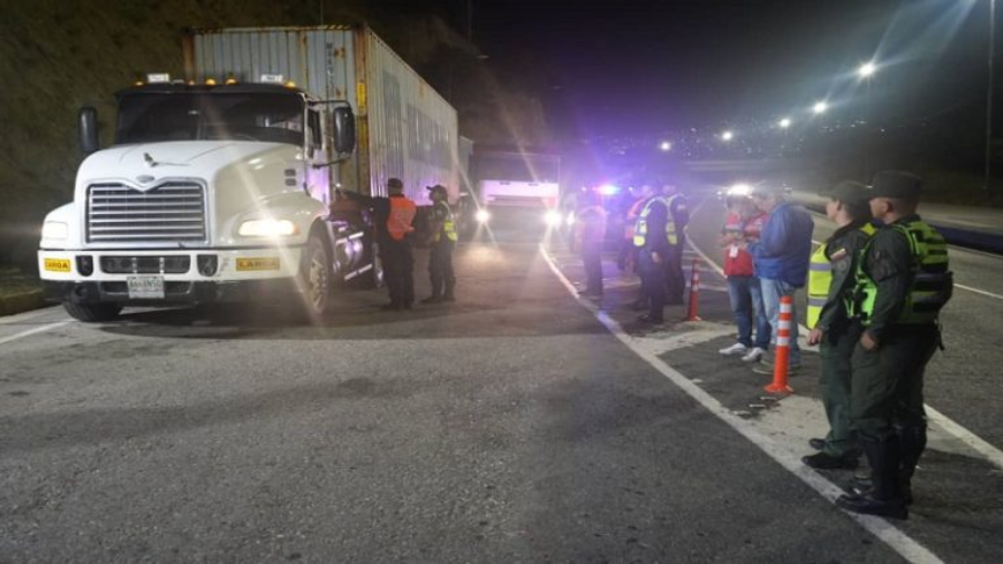 Activan punto de atención e inspección para transportes de carga en la Caracas-La Guaira