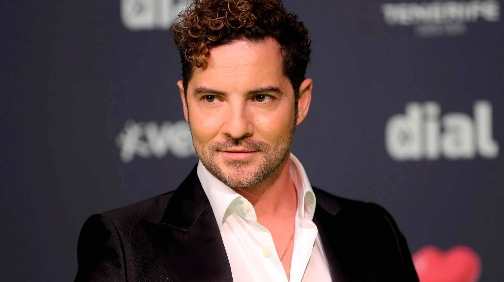 David Bisbal Lanza su Octavo Disco "Me siento vivo" en Plena Gira y Proyectos Audiovisuales