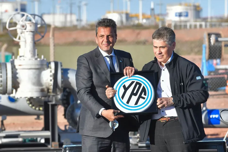 Ministro de Economía de Argentina Impulsa "Dólar Vaca Muerta" para Exportadores de Hidrocarburos