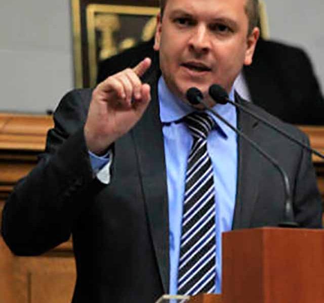 Dirigentes Políticos Venezuela: Ángel Medina y Marialbert Barrios Participarán en Referéndum sobre el Esequibo