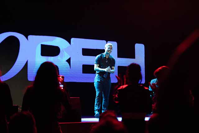 "Noreh, el Joven Cantautor, Deslumbra en la Gala de los Premios Pepsi Music"