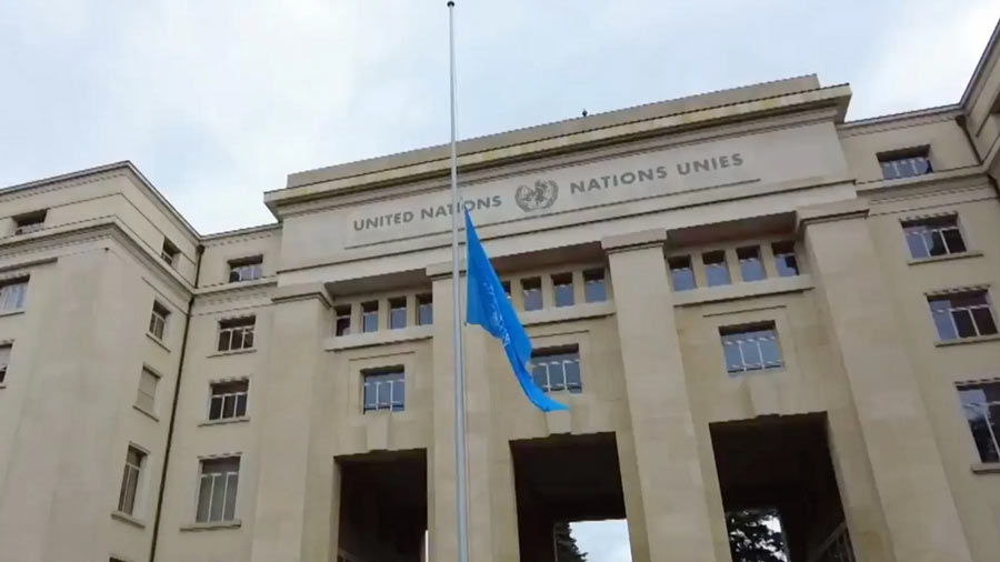 Homenaje en la Sede Europea de la ONU: Banderas a Media Asta por Trabajadores Fallecidos en el Conflicto Israel-Hamás