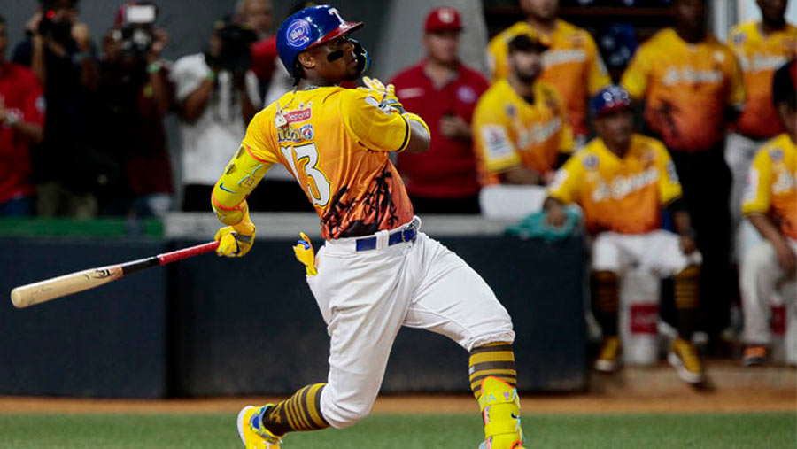 Tiburones de La Guaira Despliegan Poder Ofensivo y Vencen a Leones del Caracas 9-3