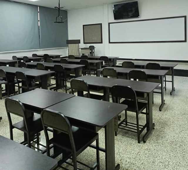 Industrias de Hierro y Madera C.A.: Mobiliario Metálico y de Madera