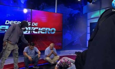 Encapuchados armados ingresan en un canal de televisión en Ecuador y someten al personal