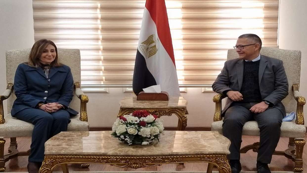 Ministro de Cultura Ernesto Villegas Impulsa Relaciones Culturales con Egipto
