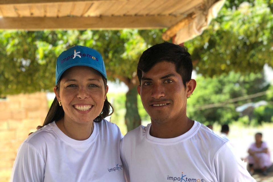 Día de la amistad en Venezuela: Pulseras wayúu para impactar con solidaridad y emprendimiento