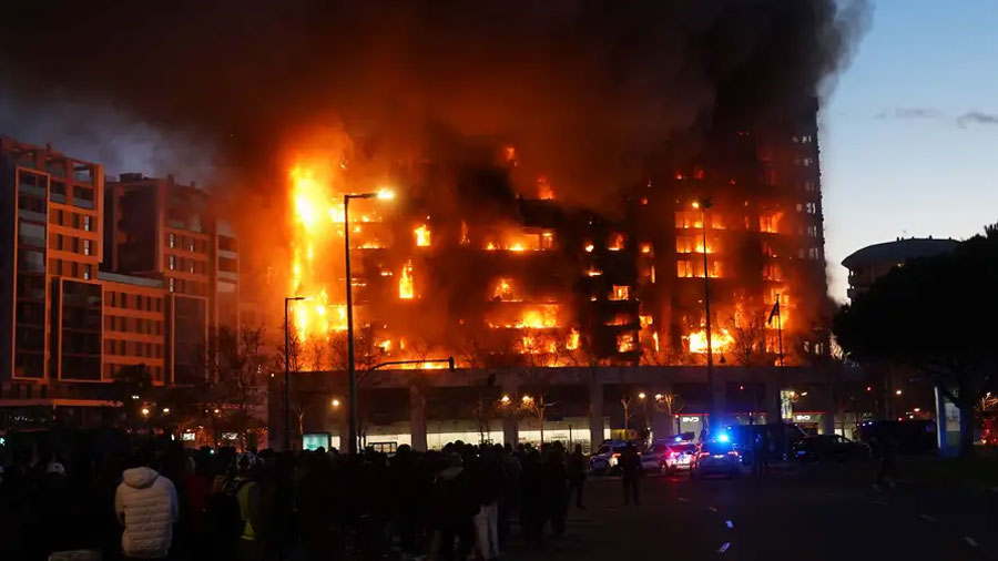 Tragedia en Valencia: incendio fatal en edificio de catorce plantas