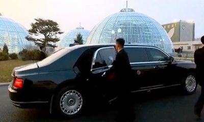 Kim Jong-un hace aparición pública en el coche regalado por Putin
