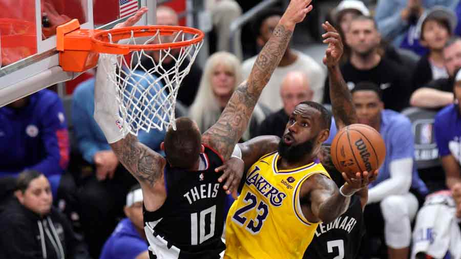 LeBron James lidera épica remontada de los Lakers sobre los Clippers