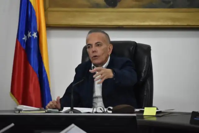 Cierran las postulaciones: Manuel Rosales nominado por UNT, la tarjeta de la MUD excluida de la contienda