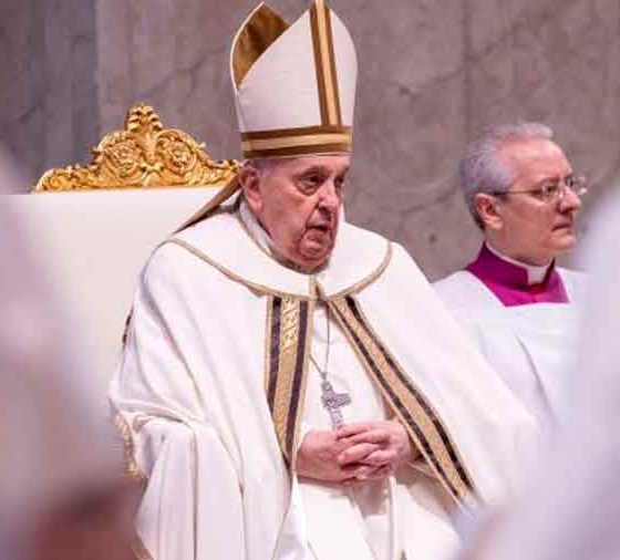Papa Francisco celebra Misa Crismal en Vaticano