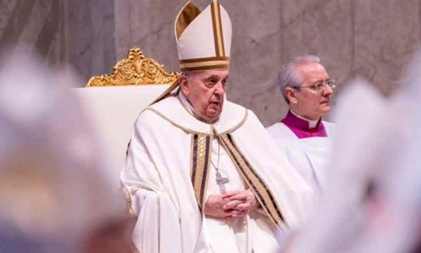 Papa Francisco celebra Misa Crismal en Vaticano
