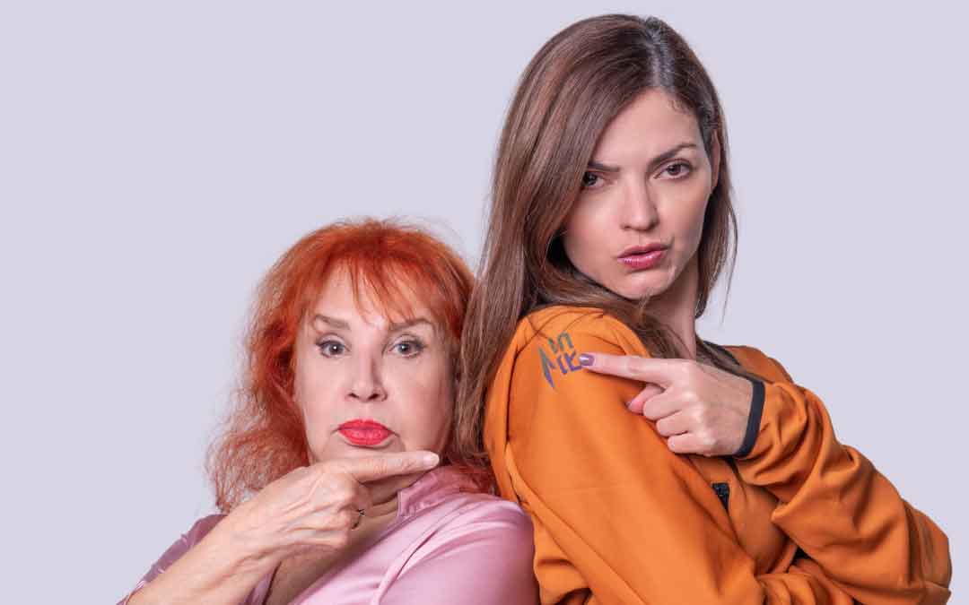 Tania Sarabia y Claudia La Gatta protagonizan la comedia dramática "El Choque"