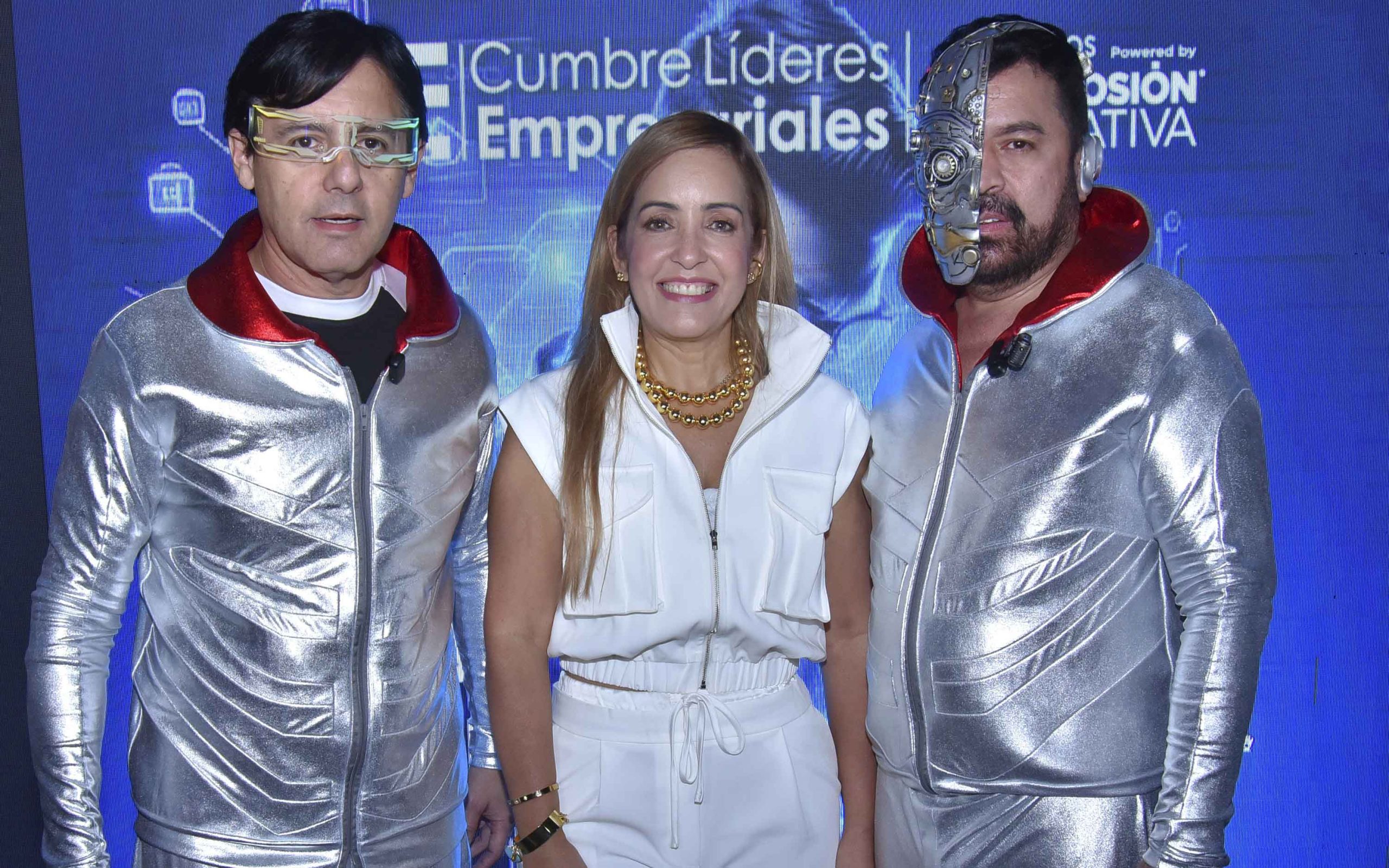 Carlos Sánchez, CEO del Grupo EXC Management by Explosión Creativa y Juan Colmenares, Vicepresidente Comercial, anuncian la Gira Nacional de la Cumbre de Líderes Empresariales en Venezuela.