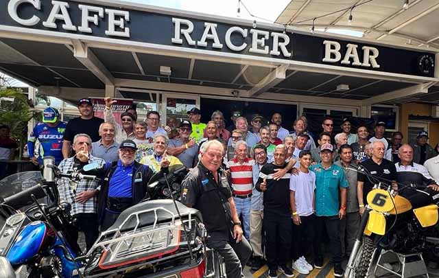 Gran celebración del Día del Motociclista deportivo en Café Racer Bar