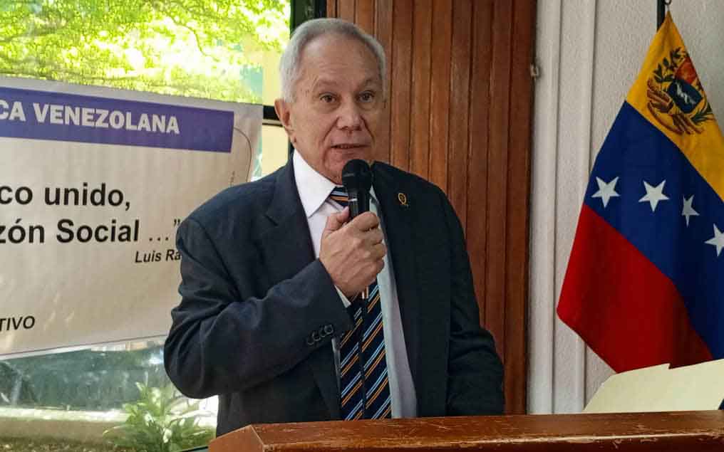 Douglas León Natera, presidente de la Federación Médica Venezolana