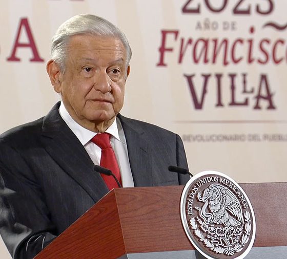 López Obrador denuncia por asalto a embajada mexicana