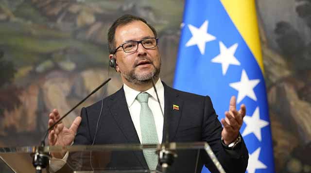 Venezuela condena toma de embajada mexicana en Ecuador como acto de barbarie