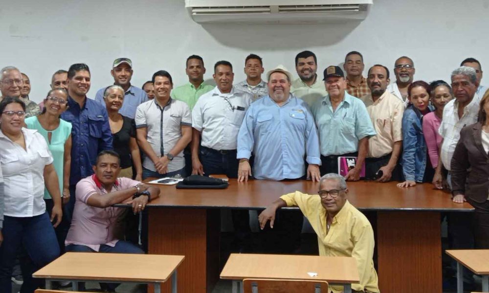 La Fundación Construyen País se reúne con líderes locales y representantes políticos en Puerto Ayacucho para abordar las deficiencias en los servicios públicos en el estado Amazonas.