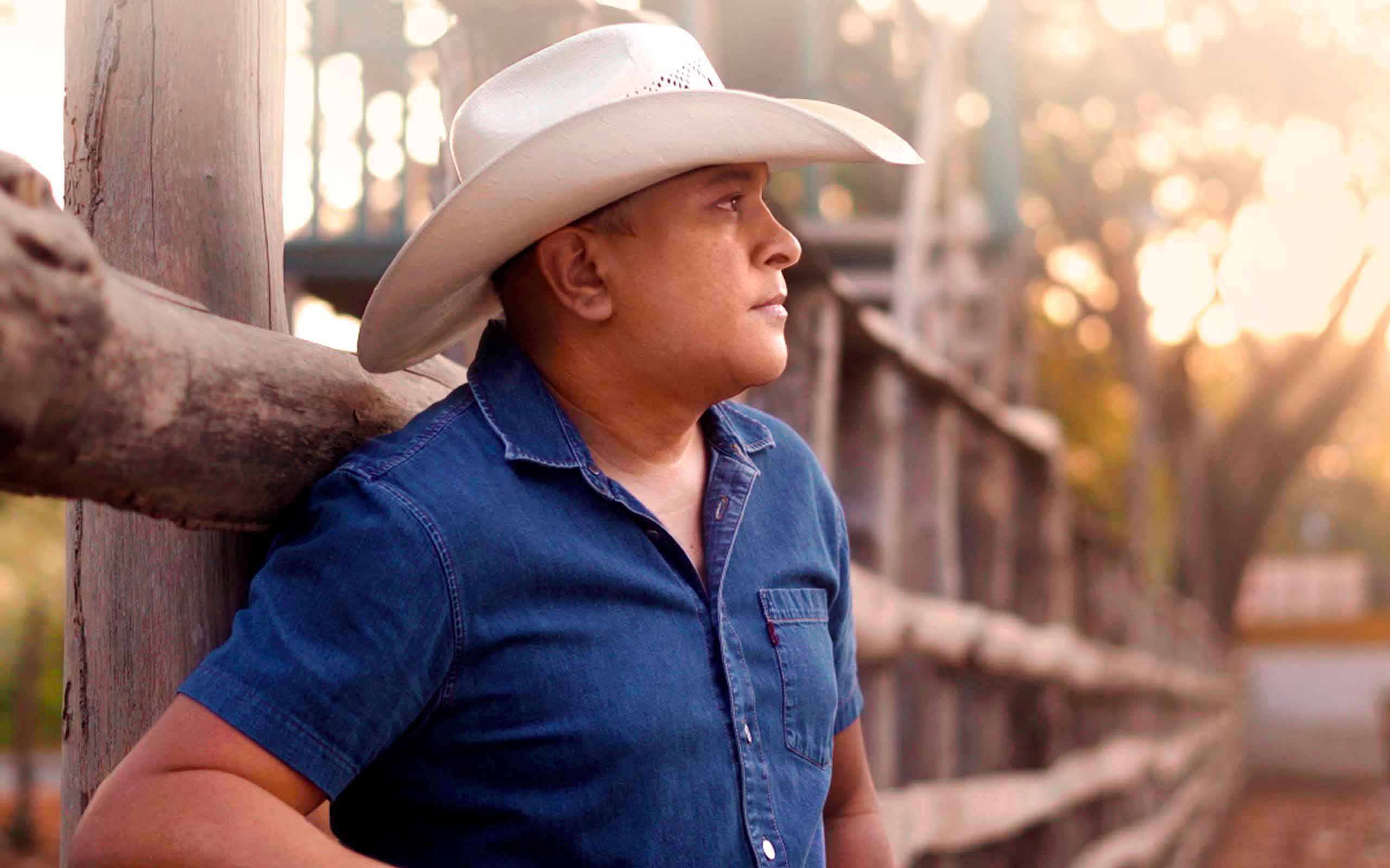 Fernando Tovar durante la grabación del videoclip de "Tiempo Vencido".