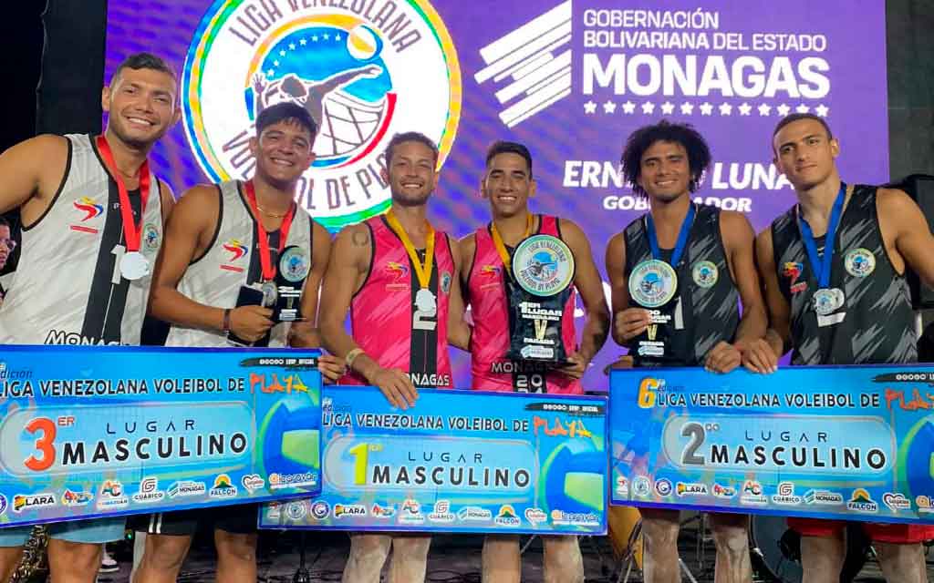 La dupla de Jesús Colón y Jeleann Masella celebra su victoria en la quinta parada de la LVVP 2024 en Maturín.