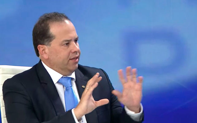 Roberto Orta Martínez, Presidente de la Cámara Inmobiliaria de Venezuela, insta a reformas para reactivar el sector.