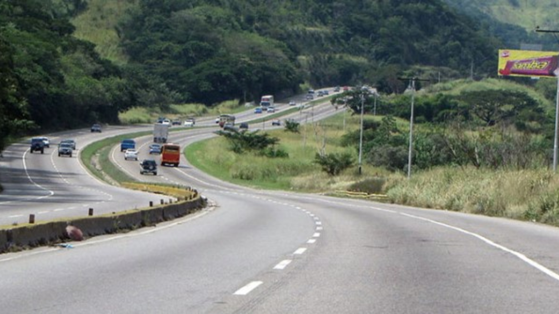 Habilitan paso en la Autopista Regional del Centro